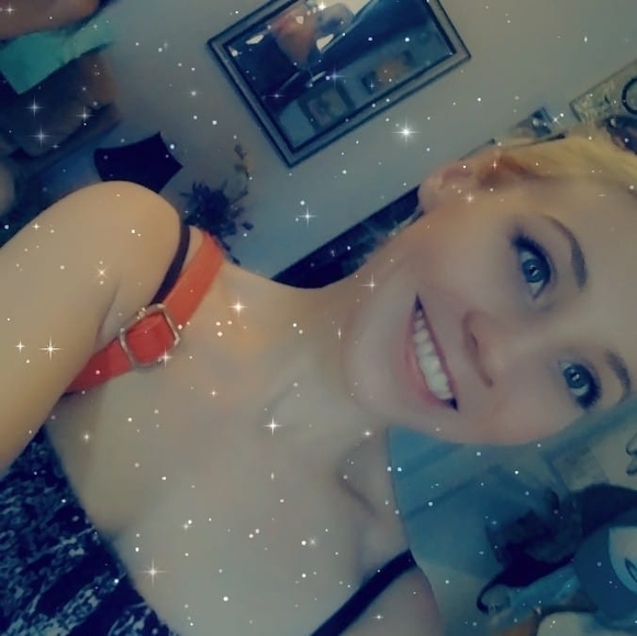 Meet your Posher, Tay-tay - Picture 1 of 1